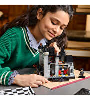 LEGO Wednesday Nevermore Akademisi 76788