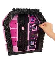 Monster High Muhteşem Gardırop Draculaura Bebek ve Oyun Seti JMG63