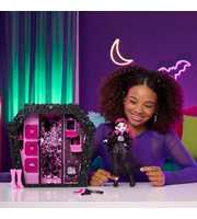 Monster High Muhteşem Gardırop Draculaura Bebek ve Oyun Seti JMG63