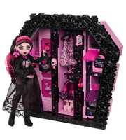 Monster High Muhteşem Gardırop Draculaura Bebek ve Oyun Seti JMG63