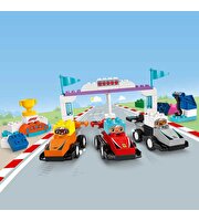 LEGO DUPLO Kasabası F1 Takımı Yarış Arabaları ve Sürücüler 10445