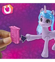 My Little Pony Sevimli İşaret Sihri Figürü İzzy Moonbow F5252