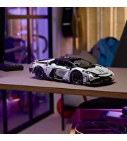 LEGO Technic Lamborghini Revuelto Süper Spor Araba 42214