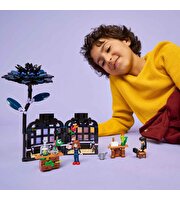 LEGO Wednesday Siyah Yıldız Çiçeği 76784