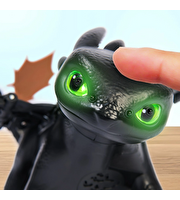 Sesli ve Işıklı Ejderhanı Nasıl Eğitirsin İnteraktif Toothless Dişsiz Figür