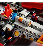 LEGO Technic Ferrari SF-24 F1 Araba 42207