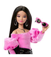 Barbie Deluxe Style Serisi Metalik Siyah Elbiseli Bebek JJN76