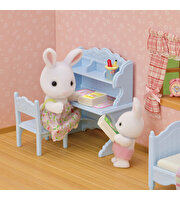 Sylvanian Families Kar Tavşanı Kız ve Çalışma Masası