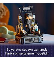 LEGO Wednesday Addams Figürü 76780
