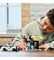 LEGO Marvel Spider-Verse: Miles Morales Spot'a Karşı 76311