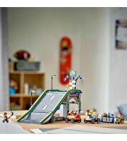 LEGO City Senin Kuralların: Yarış Arabası Rampa Parçası 60460