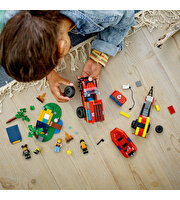 LEGO City 4x4 Kurtarma Botlu İtfaiye Kamyonu 60412
