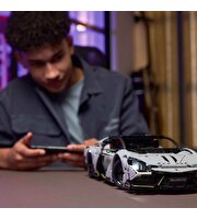 LEGO Technic Lamborghini Revuelto Süper Spor Araba 42214