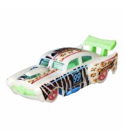 Hot Wheels Monster Trucks Karanlıkta Parlayan Araçlar Paketi HCB57