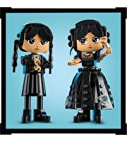LEGO Wednesday Addams Figürü 76780