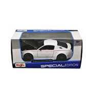1:24 Ölçekli Beyaz Ford Mustang Street Racer