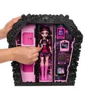 Monster High Muhteşem Gardırop Draculaura Bebek ve Oyun Seti JMG63