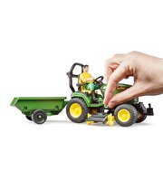 Bruder John Deere Çim Biçme Traktörü ve Bahçıvan