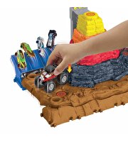 Hot Wheels Monster Trucks Muhteşem Çarpışma Arenası Oyun Seti HNB96