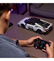 LEGO Technic Lamborghini Revuelto Süper Spor Araba 42214