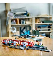 LEGO City Şehir Merkezi Tramvay İstasyonu 60423