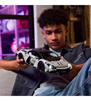LEGO Technic Lamborghini Revuelto Süper Spor Araba 42214