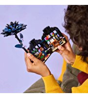 LEGO Wednesday Siyah Yıldız Çiçeği 76784