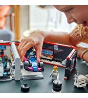 LEGO City F1 Garajı ve Mercedes-AMG ve Alpine Arabaları 60444