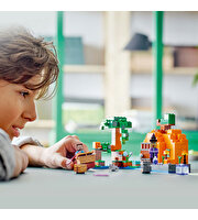 LEGO Mi̇necraft Bal Kabağı Çi̇ftli̇ği̇ 21248