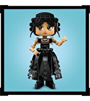 LEGO Wednesday Addams Figürü 76780