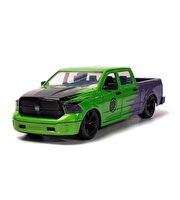 1:24 Marvel Avengers 2014 RAM 1500 Model Araba ve Hulk Figür