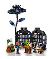 LEGO Wednesday Siyah Yıldız Çiçeği 76784