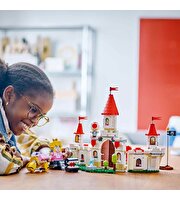 LEGO Super Mario Peach’in Kalesi’nde Roy ile Savaş 71435