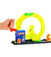 Hot Wheels City Düşmanlarla Mücadele Serisi JBM63