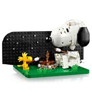 LEGO Ideas Peanuts: Snoopy'nin Köpek Kulübesi 21368