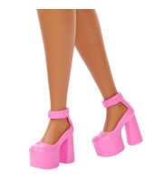 Barbie Deluxe Style Serisi Metalik Pembe Etekli Bebek JJN74