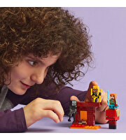 LEGO Minecraft Nether Lav Savaşı 21266