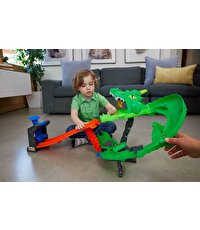 Hot Wheels Monster Trucks Köpek Balığı ve Dinozor Korkunç Ejderhaya Karşı Oyun Seti JFR06