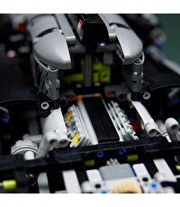 LEGO Technic PEUGEOT 9x8 24H Le Mans Hybrid Hypercar 42156