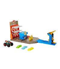 Hot Wheels Monster Trucks Patlama İstasyonu Oyun Seti HFB12