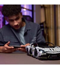 LEGO Technic Lamborghini Revuelto Süper Spor Araba 42214