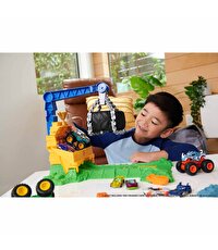 Hot Wheels Monster Trucks Arenada Rhinomite Mücadelesi Oyun Seti HTP18