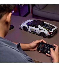 LEGO Technic Lamborghini Revuelto Süper Spor Araba 42214