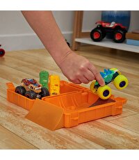 Hot Wheels Monster Trucks Taşınabilir Oyun Seti HXT04