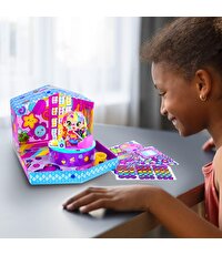 Decora Girlz Bebeği ve Sticker Store Oyun Seti