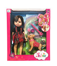 Jelena Bebek Köpeğiyle Gezmede