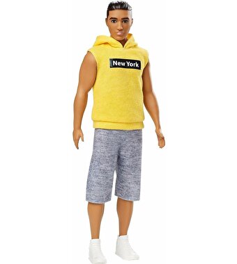 Barbie Yakışıklı Ken Bebekler Sarı Kapşonlu Ken GDV14