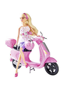 Steffi Love ve Scooterı