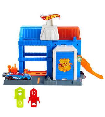 Hot Wheels Şehir Merkezi Polis Kulesi Oyun Seti JHL74