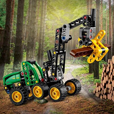 LEGO Technic John Deere 1470H Tekerlekli Orman Makinesi 42218